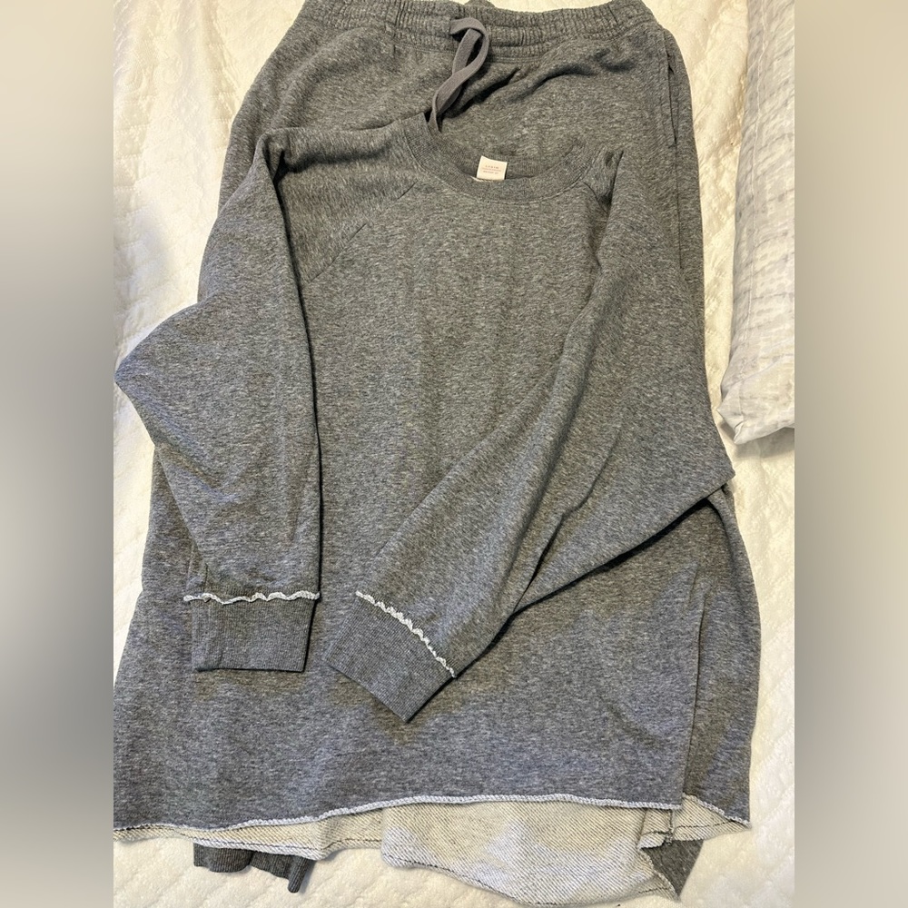 Sweat suit set.